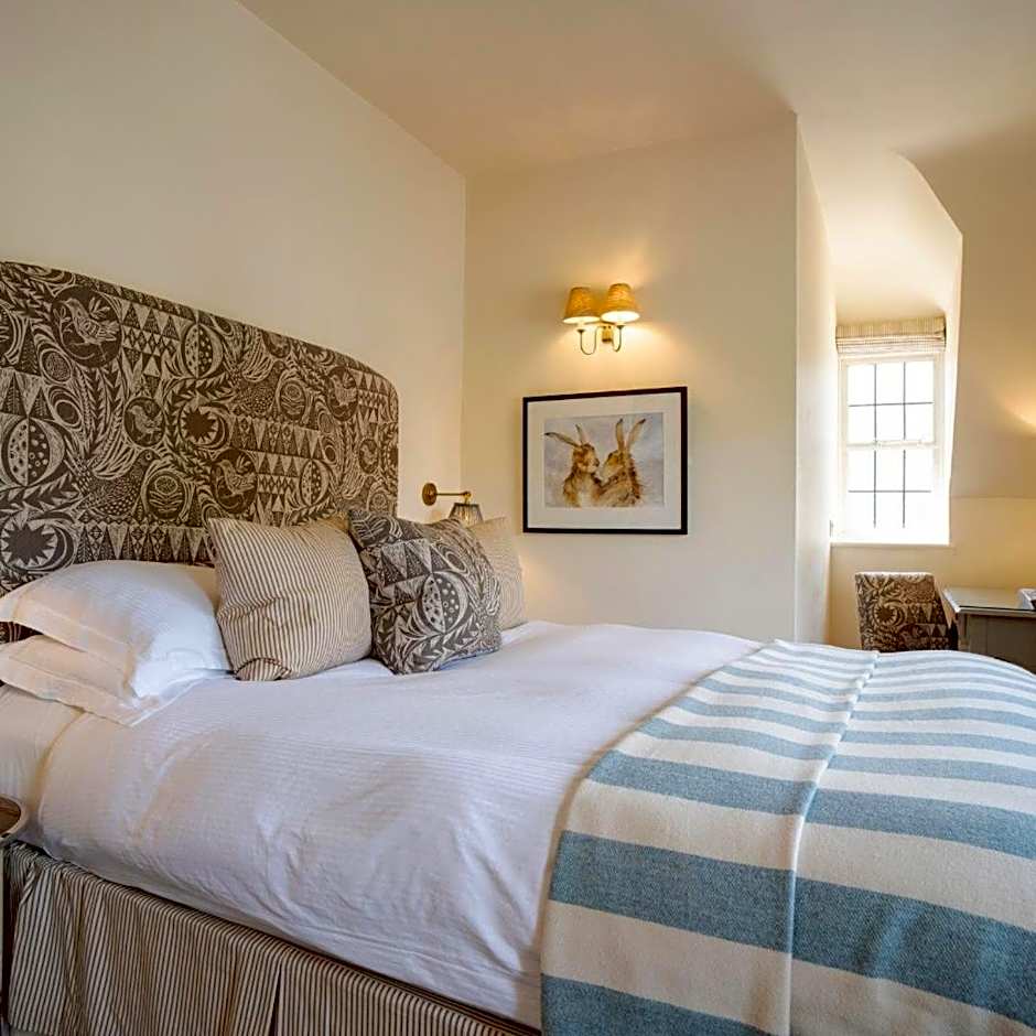 The Hare & Hounds Hotel