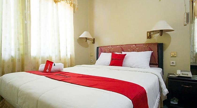 RedDoorz Plus near Pelabuhan Bitung