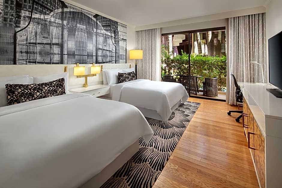 Avenue of the Arts Costa Mesa, a Tribute Portfolio Hotel