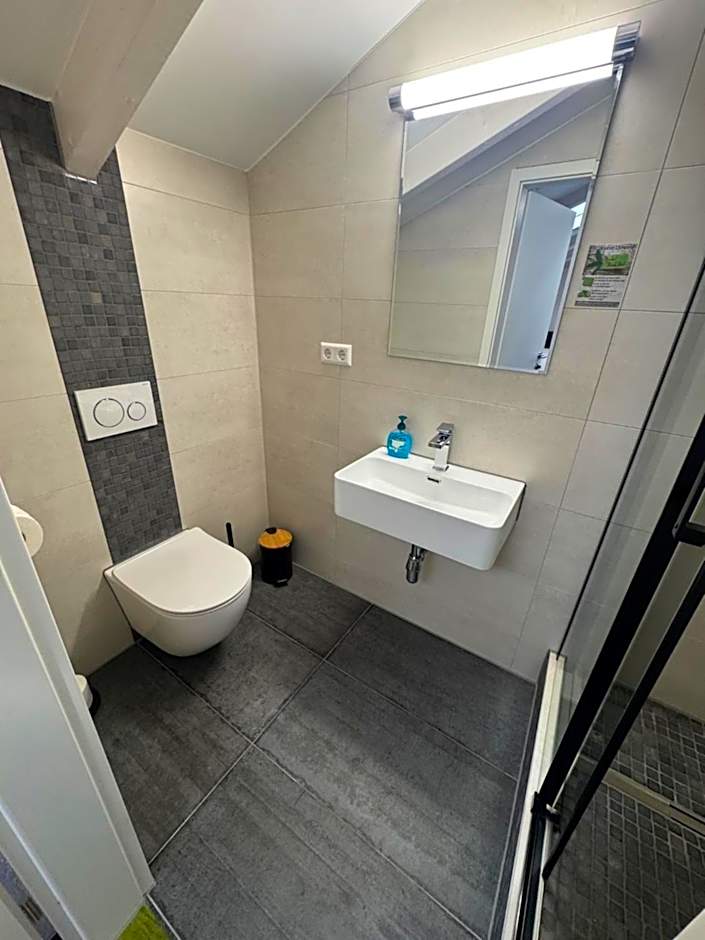 Hotel Capitol Zentrum - 24h -