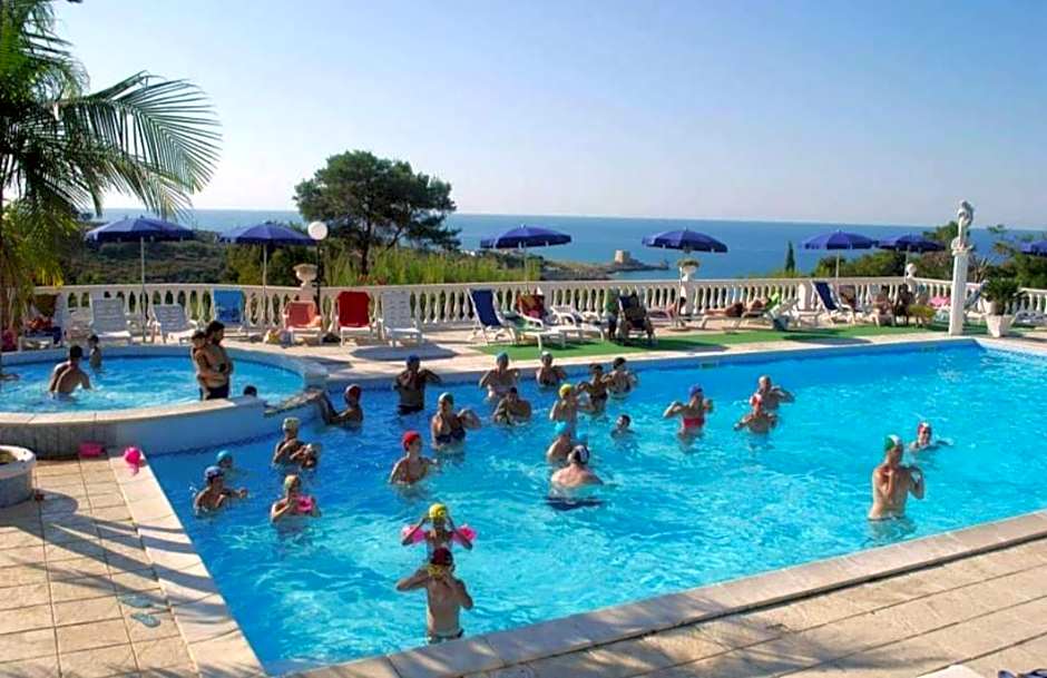 RESIDENCE EMARINE con SERVIZIO SPIAGGIA INCLUSO