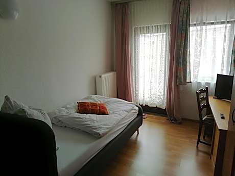 Standard Single Room with Shared Bathroom