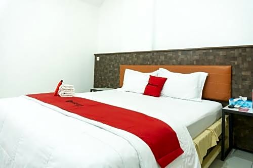 RedDoorz Plus @ Ende City Center