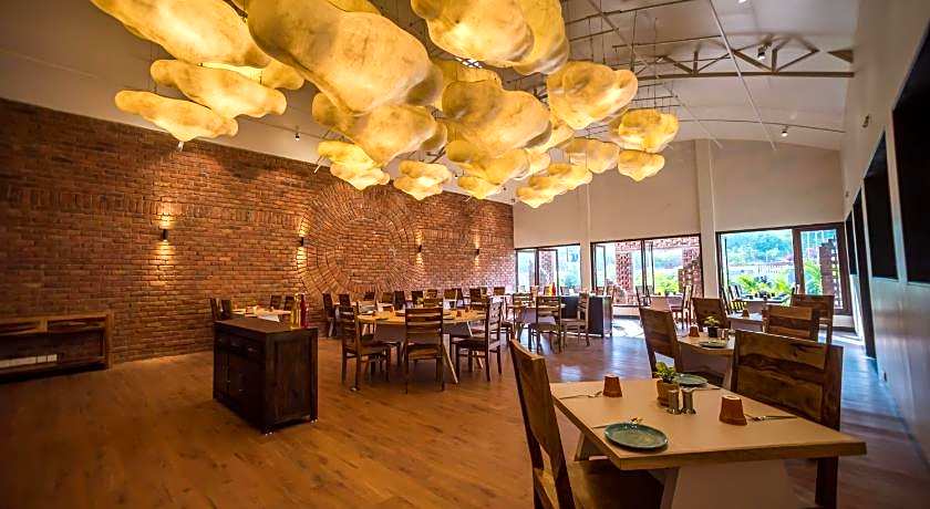 Saj By The Lake - Malshej Ghat Hotel