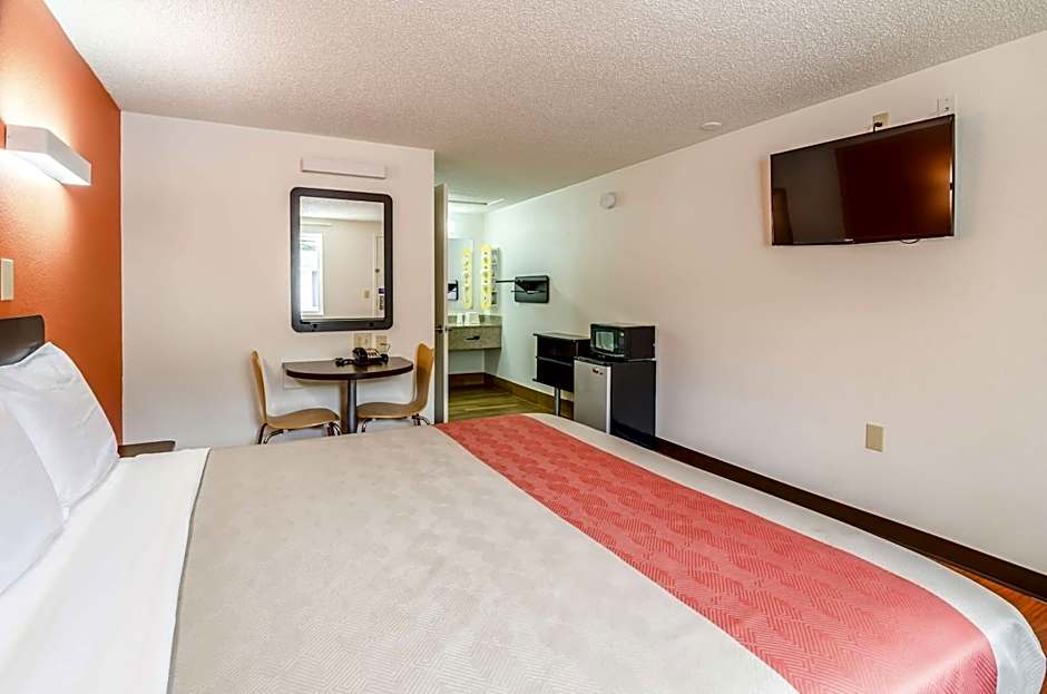 Motel 6-Troutville, VA