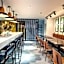 Avior Hotel