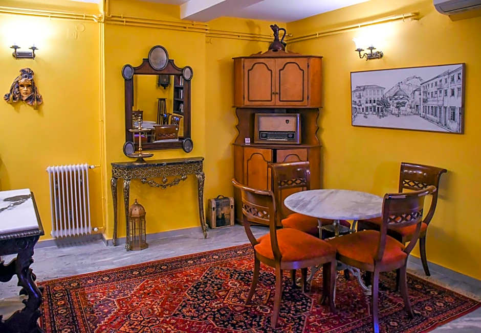 Byron Traditional Hotel