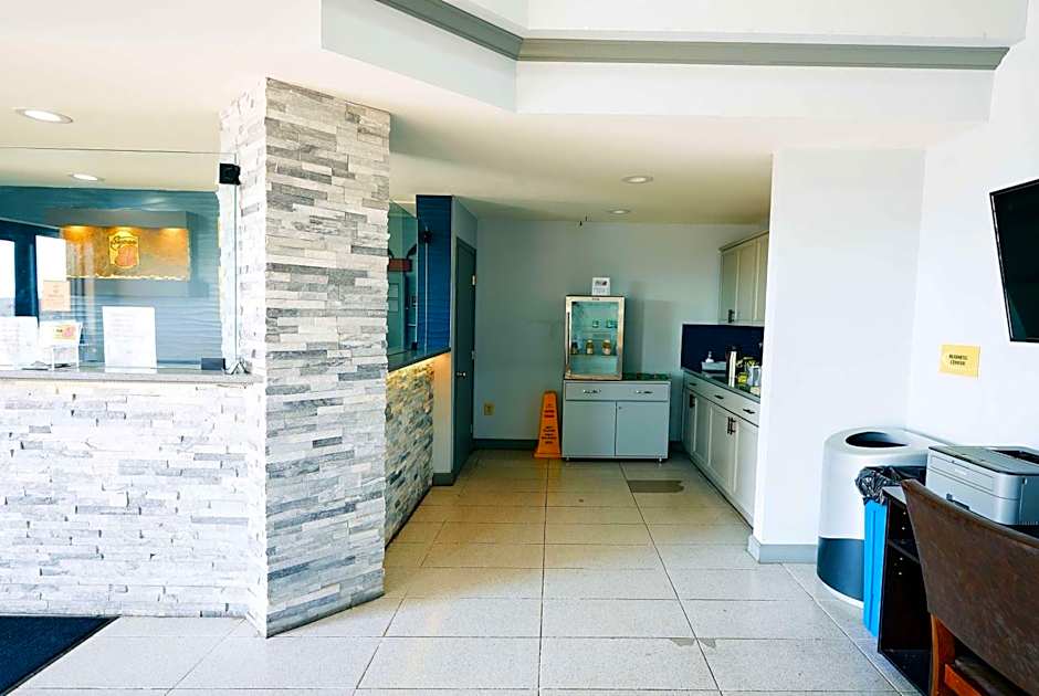 Super 8 by Wyndham Pueblo