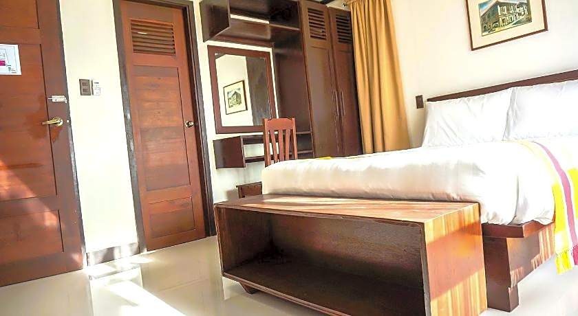 Veranda Suites and Restaurant