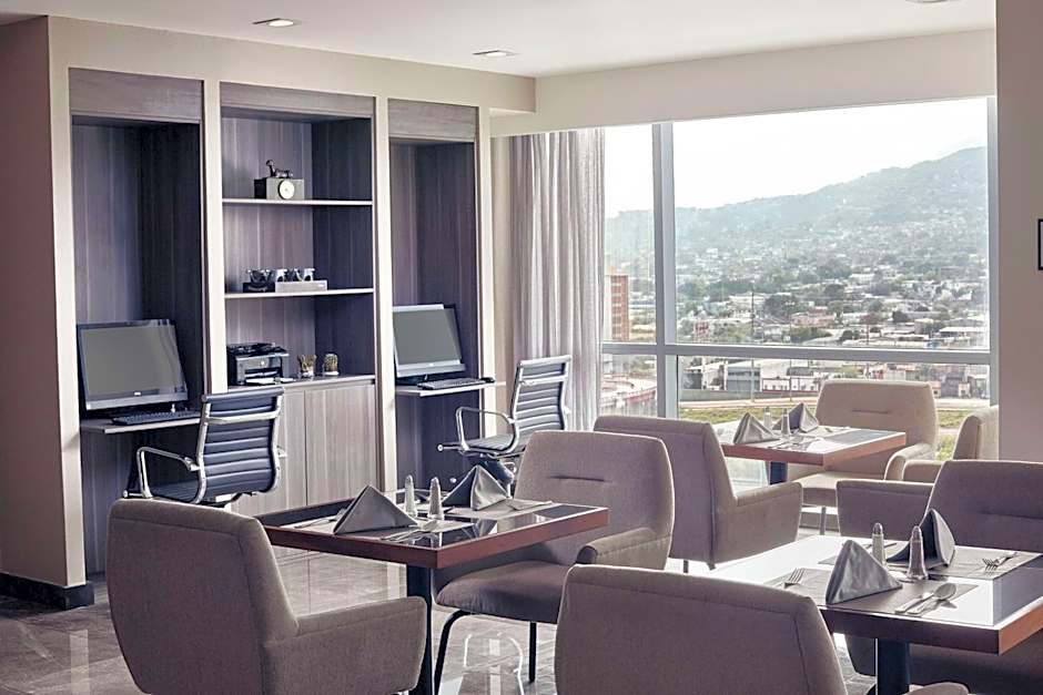 Wyndham Monterrey Ambassador Centro