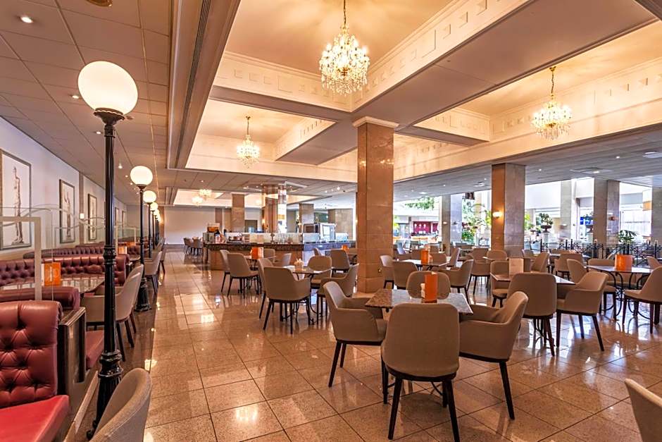 Louis Phaethon Beach