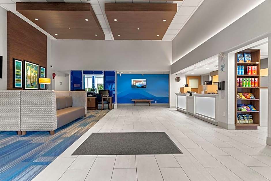 Holiday Inn Express and Suites Surrey By IHG