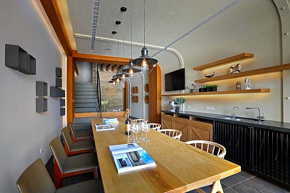 Sun Moon Lake Blue Sky Bay B&B