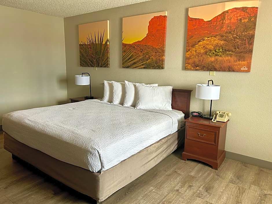 Days Inn by Wyndham Kingman West