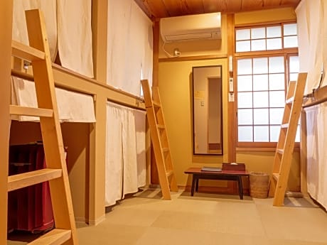 Bed in 8-Bed Female Dormitory Room (Adult Only)