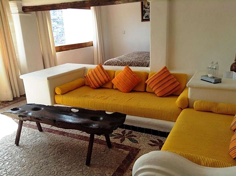 Posada de la Mision, Hotel Museo y Jardin