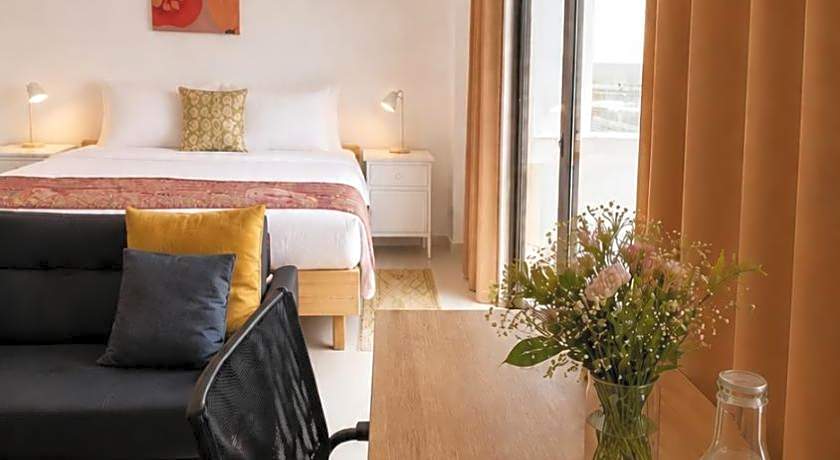 Holiday House Kata & Karon Phuket Hotel