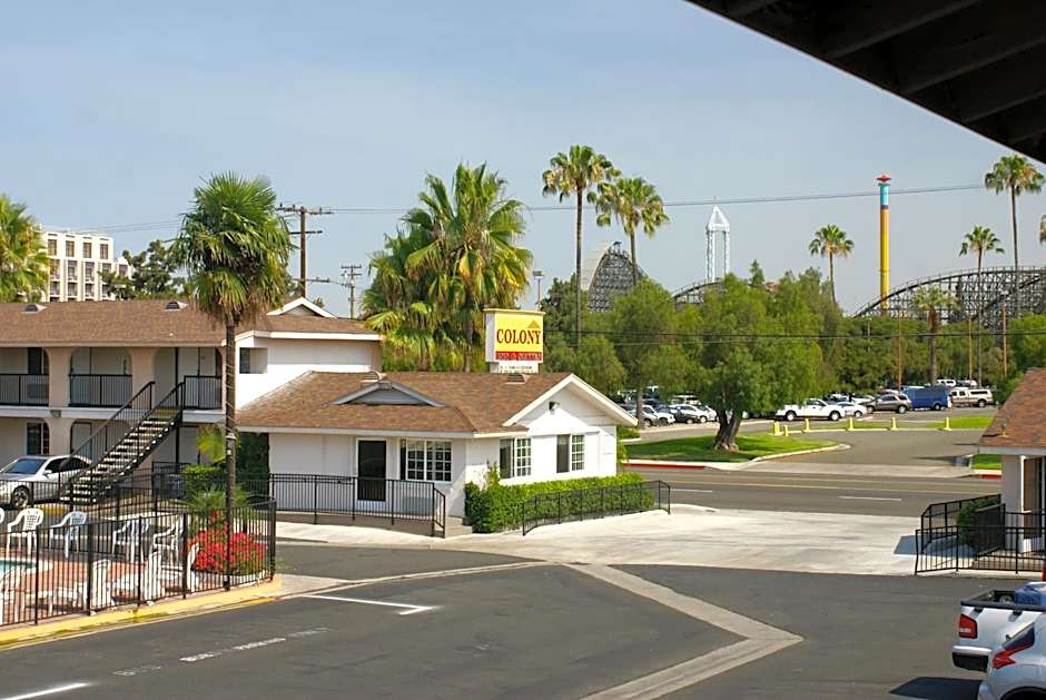 Photo 1 of 28 of Colony Inn