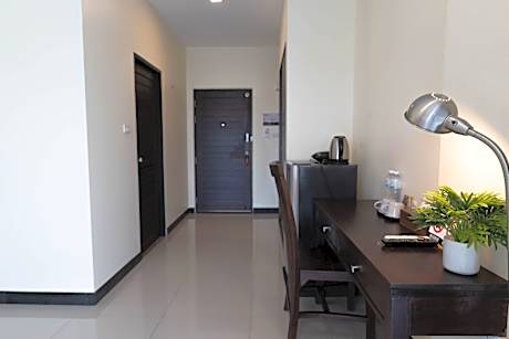 Forest View King Room