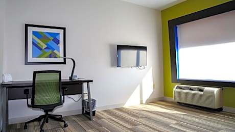 Queen Room with Two Queen Beds - Disability Access with Bath Tub