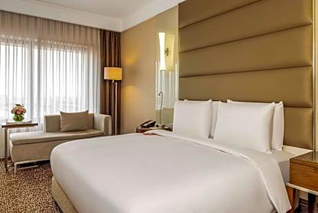 Deluxe King Room - Non-Smoking