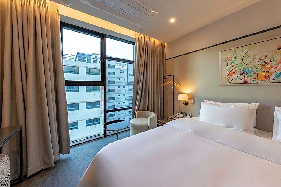 Brown-Dot Hotel Deokcheon
