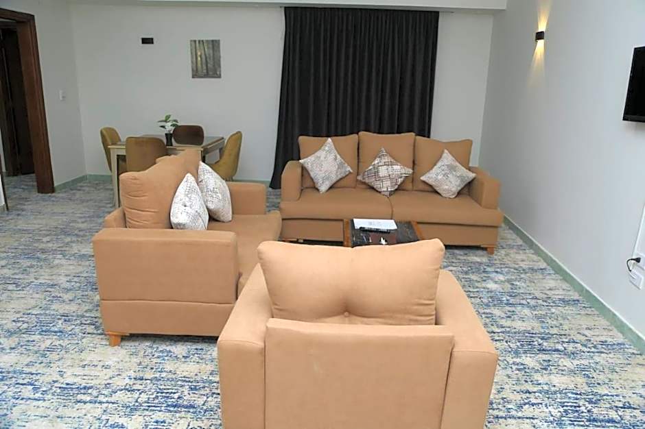 Elminya Compound