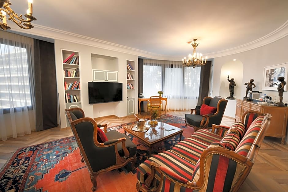 Le Bristol Hotel