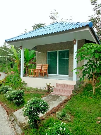 Bungalow with Garden View