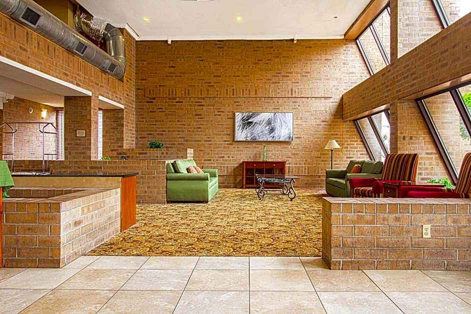 Tulsa Square Hotel Central, I-44 By OYO