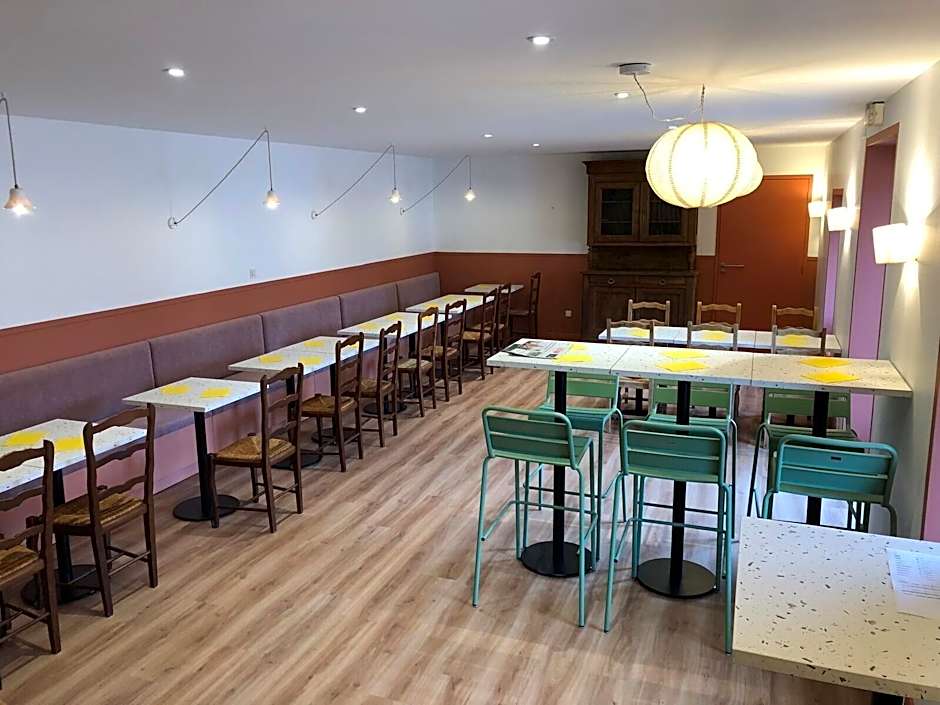 Logis Hôtel Le Relais De Beaucemaine