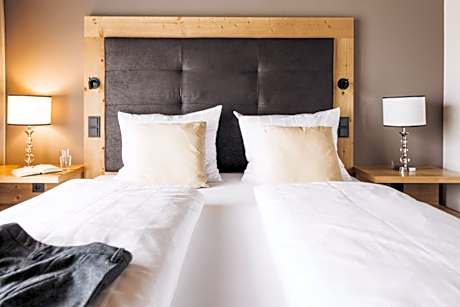 No 16 - Mountain Chalet