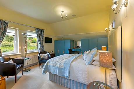 Double room-Luxury-Ensuite with Shower-Garden View