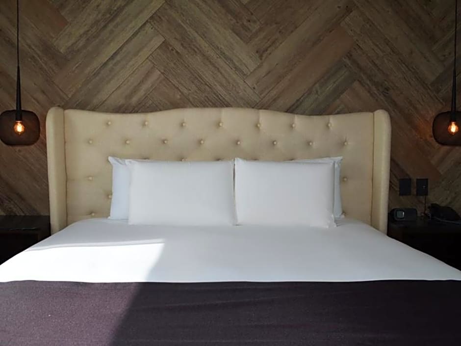 Photo 1 of 7 of Suite