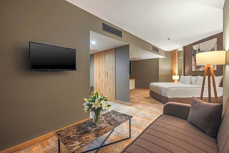 Grand Sapphire City Hotel