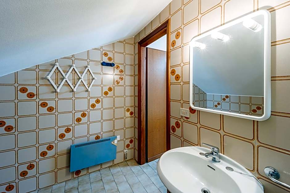 Loano Apartment Pool & Garden