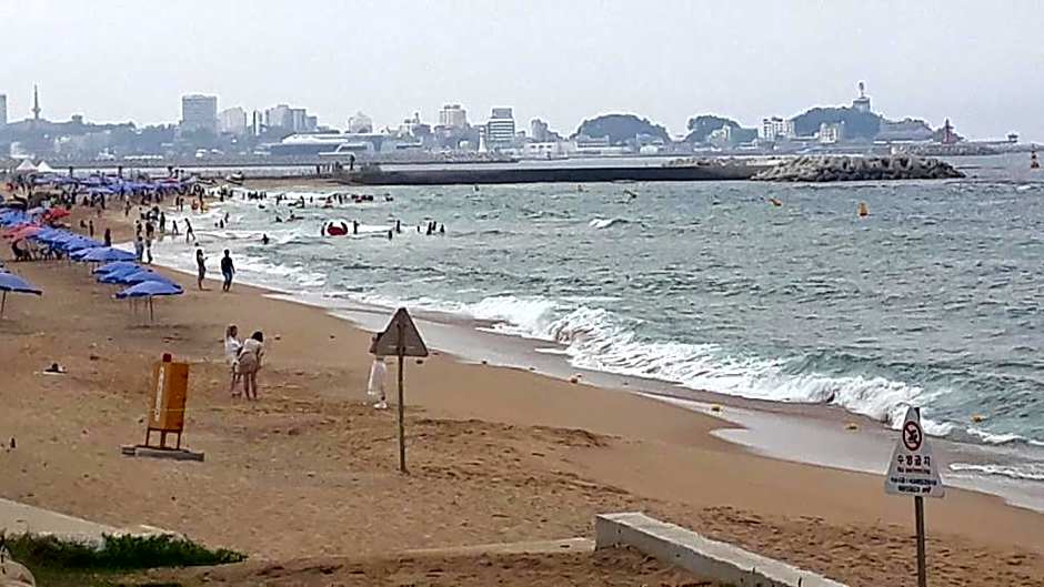 SunriseHotel JuniorSuite room11F Ocean view, Netflix O