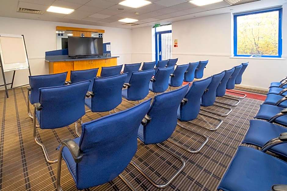 Holiday Inn Express Droitwich Spa By IHG