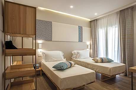 Double or twin Classic with balcony