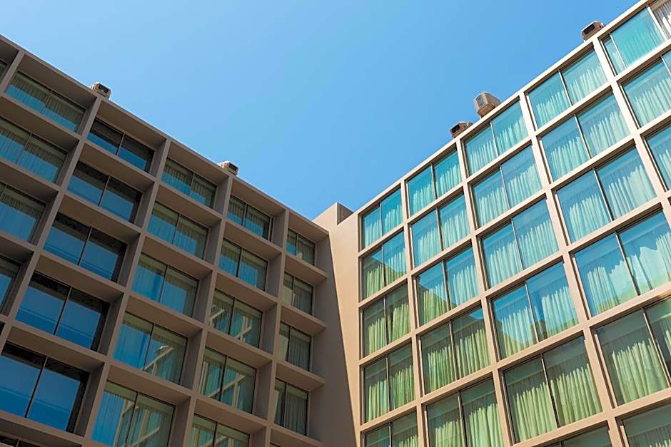 Lumen Hotel & The Lisbon Light Show