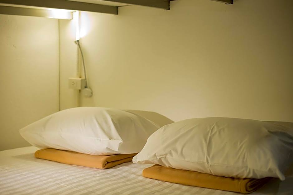 Foto 1 di 17 di Bed in 6-Bed Mixed Dormitory Room