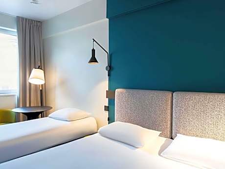 Superior Room with One Double Bed and One Single Bed