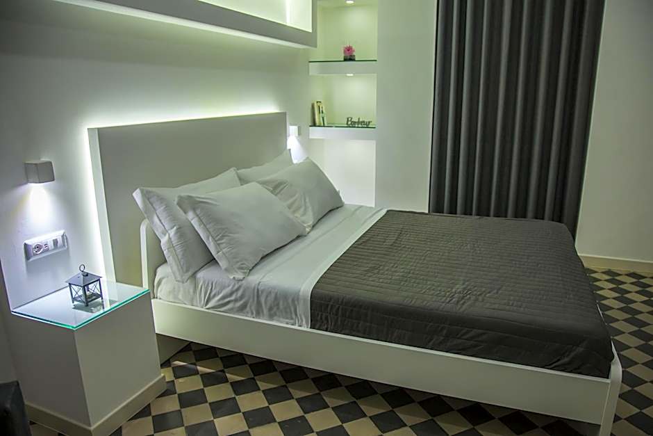 VILLA ADELAIDE SUITE & ROOM