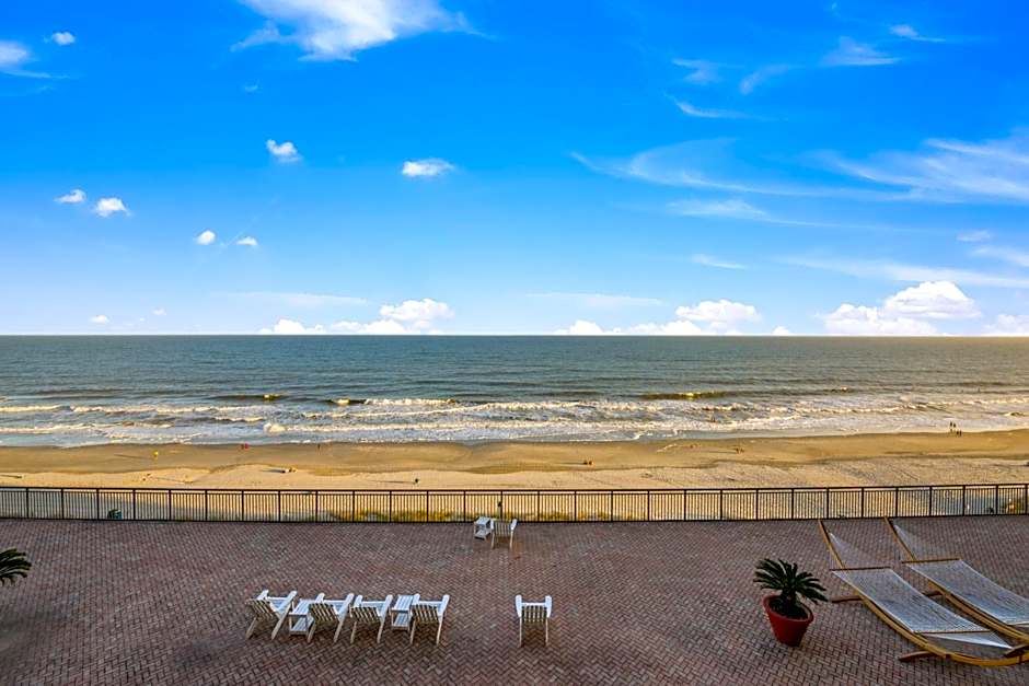 Direct oceanfront, separate bedroom condo, 9th floor, unbelievable views!