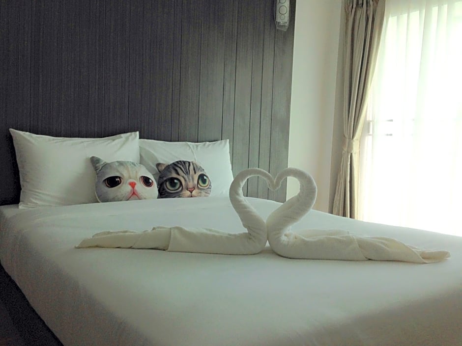 The Pride Hotel At Laemsing