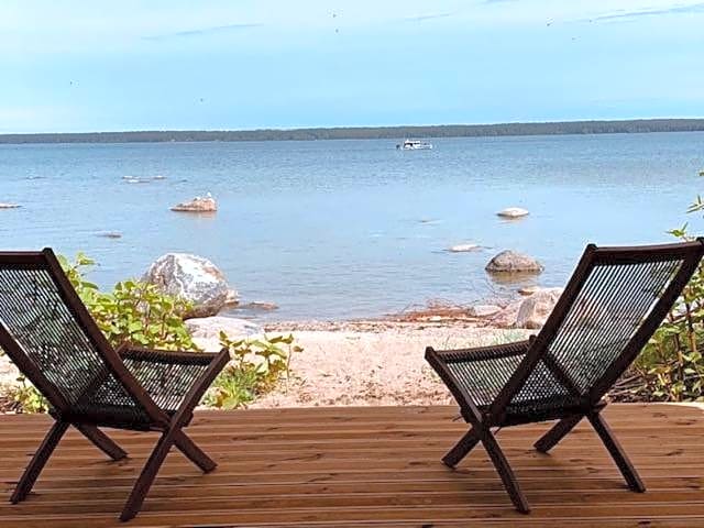 Small Vinter Summer House