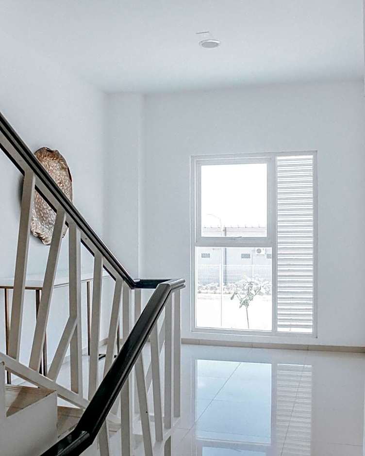 Front One Hotel Pamekasan Madura