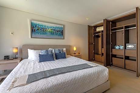 Two-Bedroom Deluxe Apartment