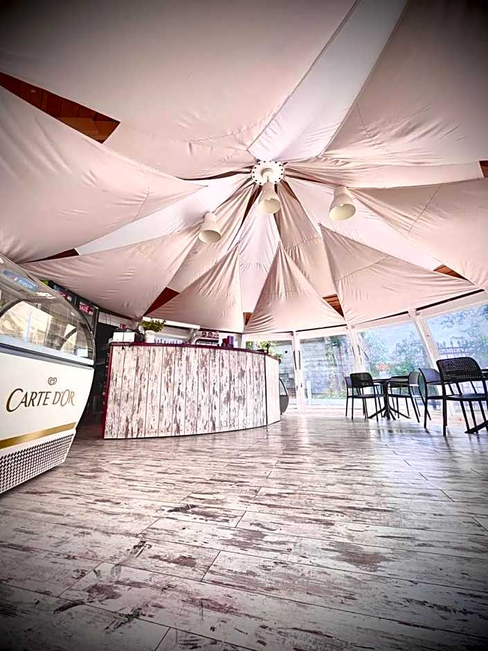 ZAMEK NA PIASKU - Tuż przy Plaży