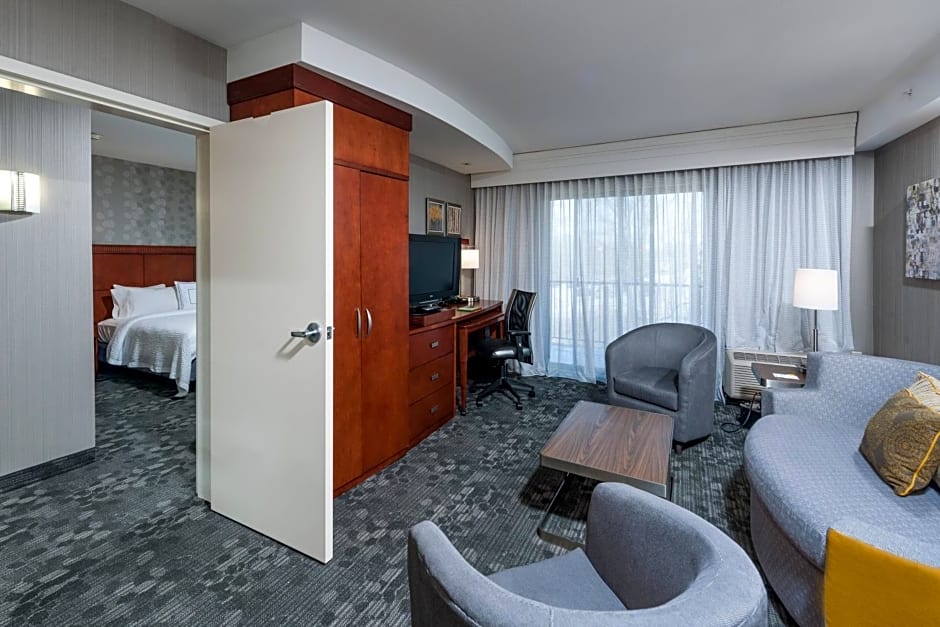 Courtyard by Marriott Portland Airport